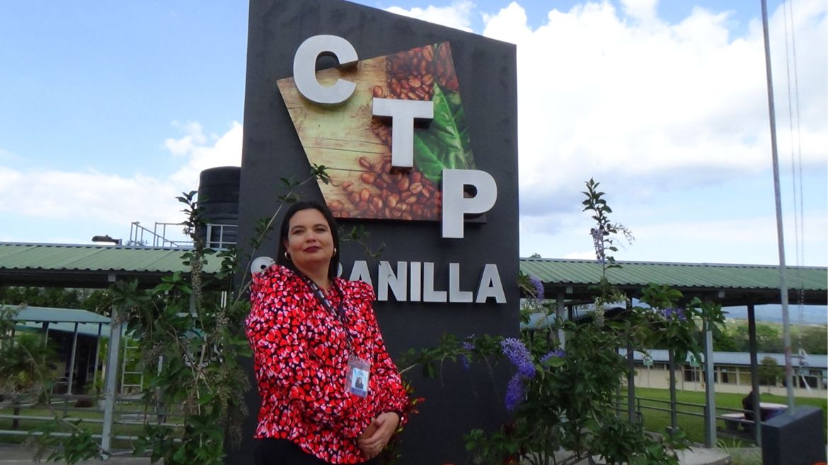 Lorna Molina, directora del CTP de Sabanilla, sede del último día de esta jornada de asesoramientos.