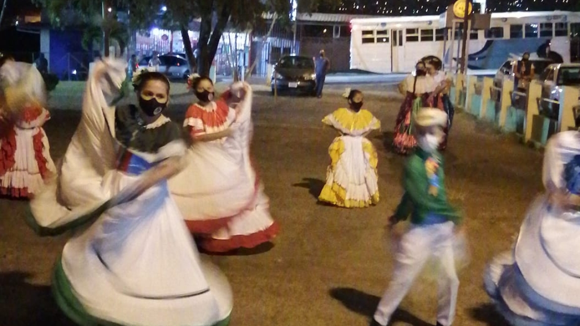 Grupo de baile folklórico
