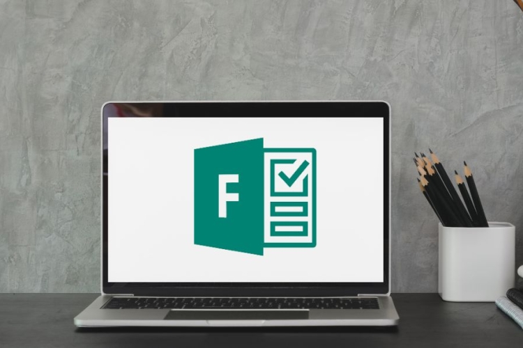 Icono de Microsoft Form en la pantalla de una portátil